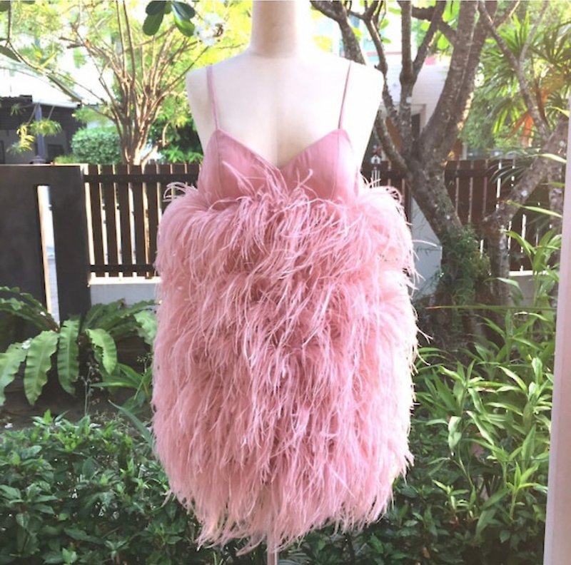 Nasha dusty rose pink deep v ostrich feathers mini dress for women - 洋装/连衣裙 - 羽绒 粉红色