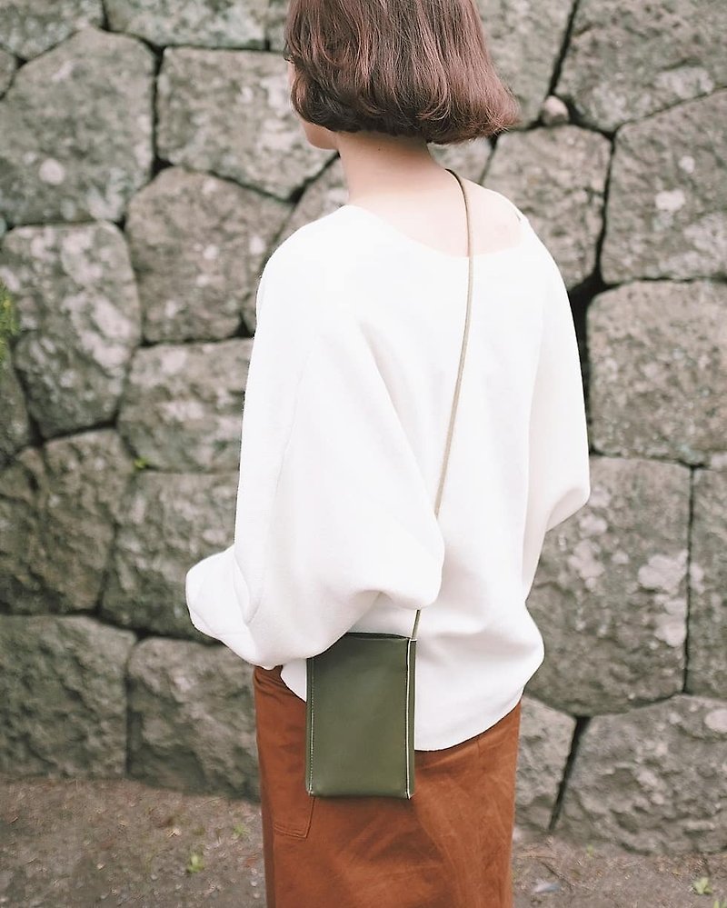 斜挎包 WHITEOAKFACTORY Tin bag - Neck and crossbody pouch for phone , card (Olive) - 其他 - 人造皮革 绿色