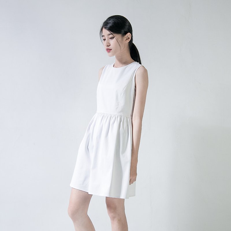 Pleated 娃娃蓬裙洋装_6SF032_白 - 洋装/连衣裙 - 其他材质 白色