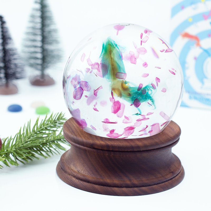透明标本 鱼鳞雪花水晶球 共2款 鱼类标本 圣诞礼物 - 摆饰 - 玻璃 多色