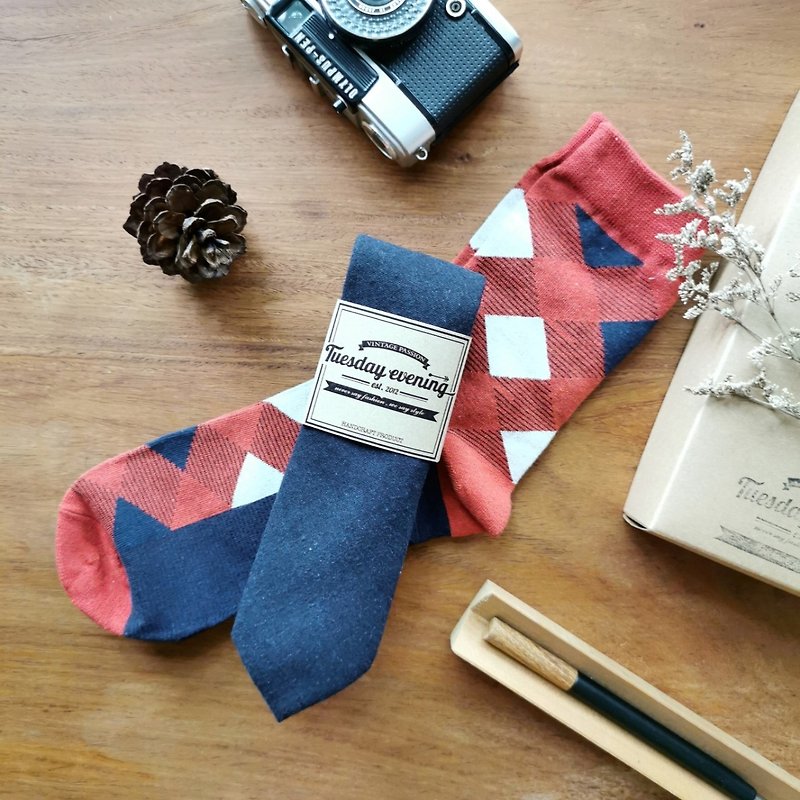 TIE TO TOE Box Set - Navy blue necktie, red plaid sock (Box) - 领带/领带夹 - 其他材质 蓝色