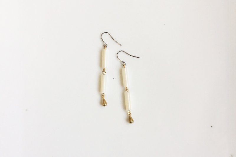 摩斯密码 黄铜天然石造型耳环 - 耳环/耳夹 - 宝石 白色