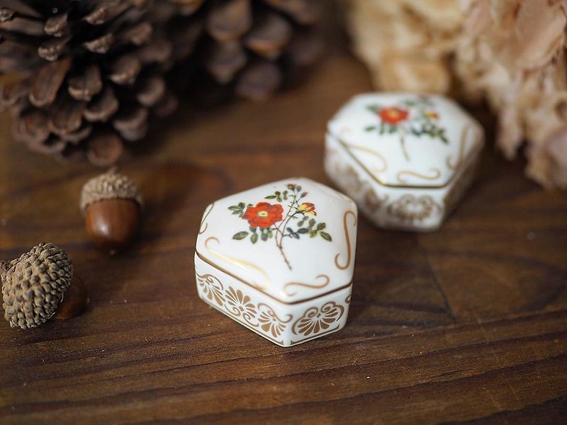 女皇约瑟芬的玫瑰花园骨瓷珠宝盒 - 摆饰 - 瓷 