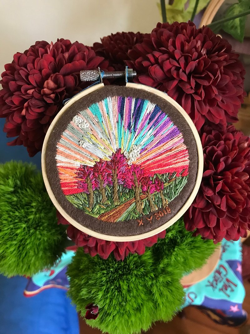 The Embroidered colourful sunet 彩色粉红森林刺绣摆饰 - 摆饰 - 绣线 粉红色