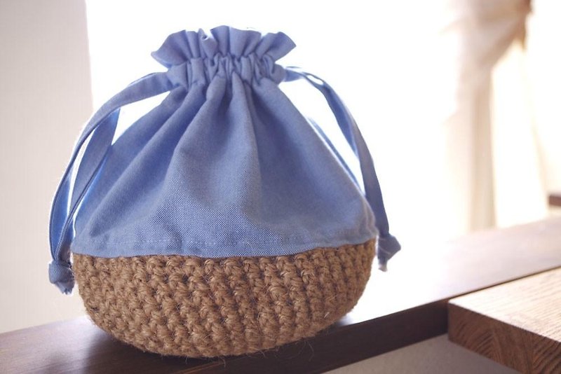 Organic Cotton オックスフォード生地と手編みカゴの巾着 - 化妆包/杂物包 - 棉．麻 蓝色
