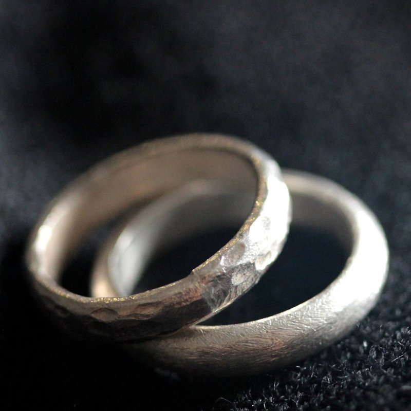 Handmade Silver Ring with etched or hammered surface (R0026) - 戒指 - 银 银色