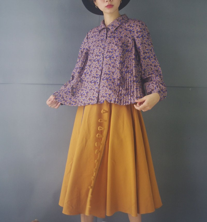寻宝古着-昭和日式花卉紫色系压折复古衬杉 - 女装衬衫 - 聚酯纤维 紫色