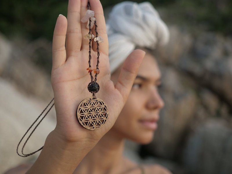 Chakra Healing Stones Flower of life Necklace with 7 chakras stones - 项链 - 木头 咖啡色