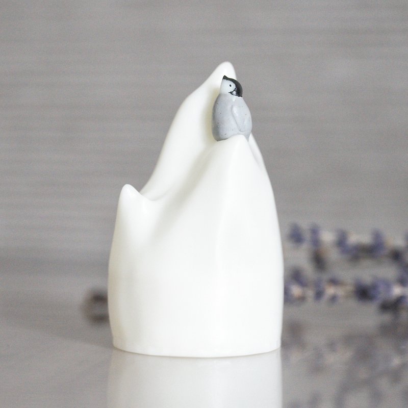 ペンギンのランプ　氷山のLEDキャンドルライトカバー - 灯具/灯饰 - 树脂 白色