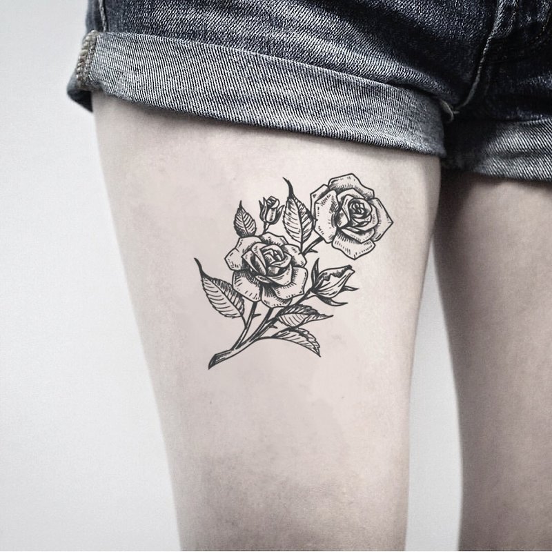 TOOD 纹身贴纸 | 大腿位置玫瑰花朵植物刺青图案纹身贴纸 (2枚) - 纹身贴 - 纸 黑色