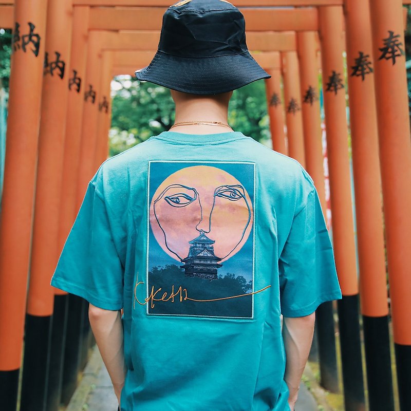 高磅刺绣 月亮湖水绿T KOKETIT艺术家xHISA日本摄影师联名 - 男装上衣/T 恤 - 棉．麻 蓝色