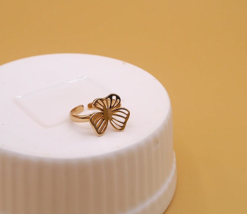 Handmade little Flower Ring - Pink gold plated on brass Little Me by CASO - 戒指 - 其他金属 粉红色