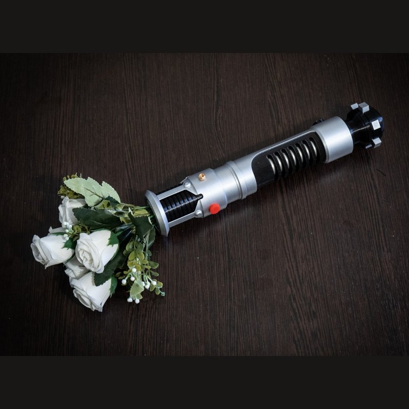 Star Wars Inspired Bridal Bouquet Holder Obi-Wan Kenobi's | star wars wedding - 干燥花/捧花 - 塑料 银色