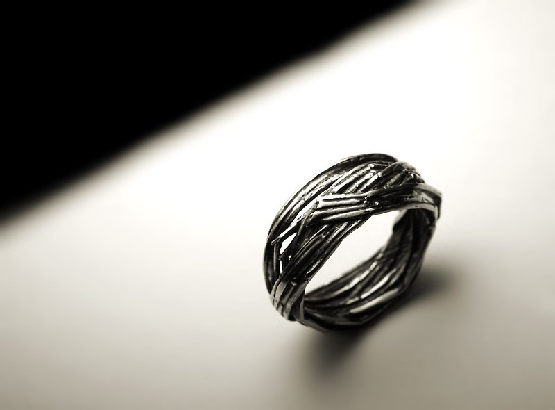 窄木麻黄戒指 - 戒指 - 其他金属 银色