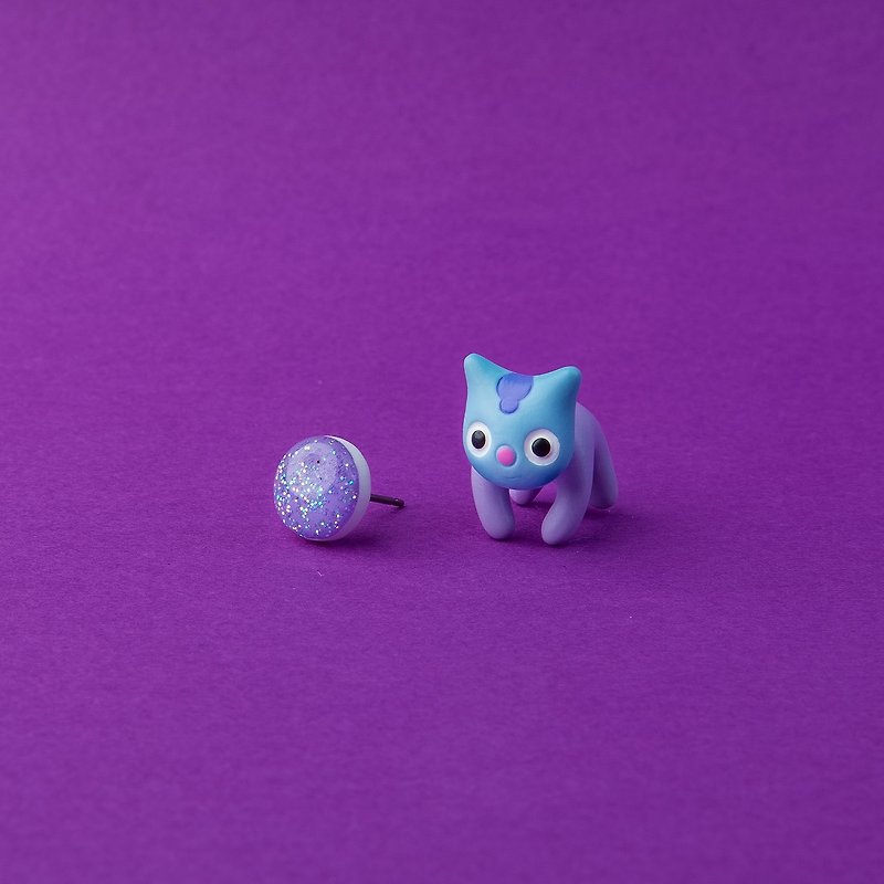 Mang BTS Cat - Polymer Clay Earrings, Handmade&Handpaited - 耳环/耳夹 - 粘土 紫色