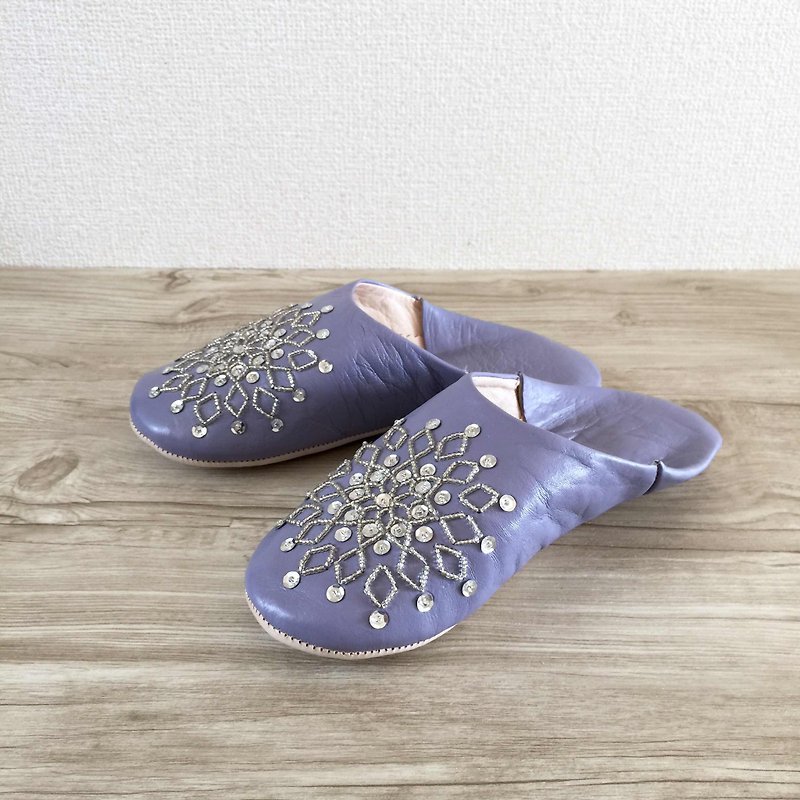 再販　手縫い刺繍の上品バブーシュ ( slippers)　ノアラ　浅紫 - 其他 - 真皮 紫色