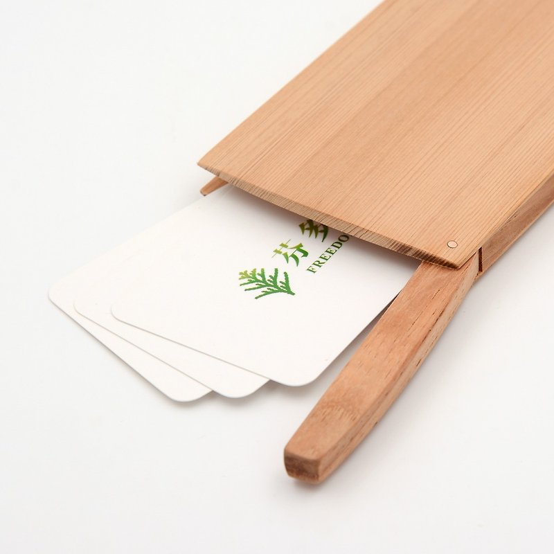 台湾桧木磁吸名片盒|用木质肌理的名片夹使印象加分,实木卡片盒 - 名片夹/名片盒 - 木头 金色