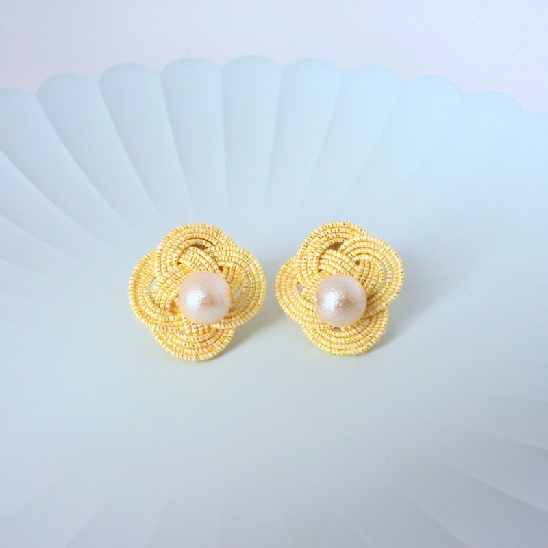 Mizuhiki Alhambra 耳环，|CLOVER|，金珍珠日本 Mizuhiki 耳环，Gorge - 耳环/耳夹 - 纸 金色