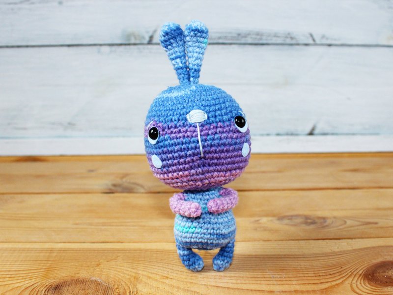 Crochet bunny amigurumi doll, Plushie bunny stuffed animal, Stuffed bunny doll - 玩偶/公仔 - 压克力 紫色