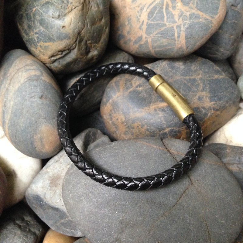 Black Weave Leather Bracelet - 手链/手环 - 真皮 黑色