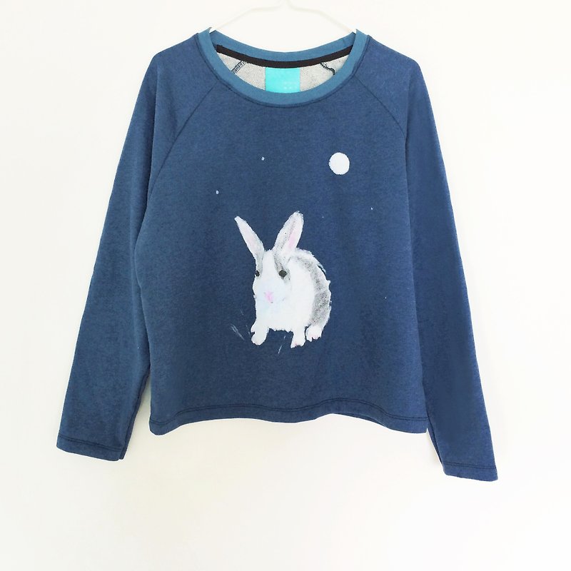rabbit and the moon crop sweater - 女装针织衫/毛衣 - 棉．麻 蓝色