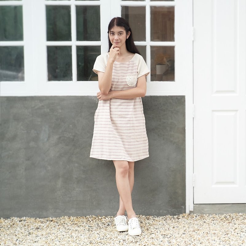 Sweet Journey #1 / Pink Round neck Short Sleeve Dresses with Lace Pockets Striped Botanical Dyed Color Cotton - 洋装/连衣裙 - 棉．麻 粉红色
