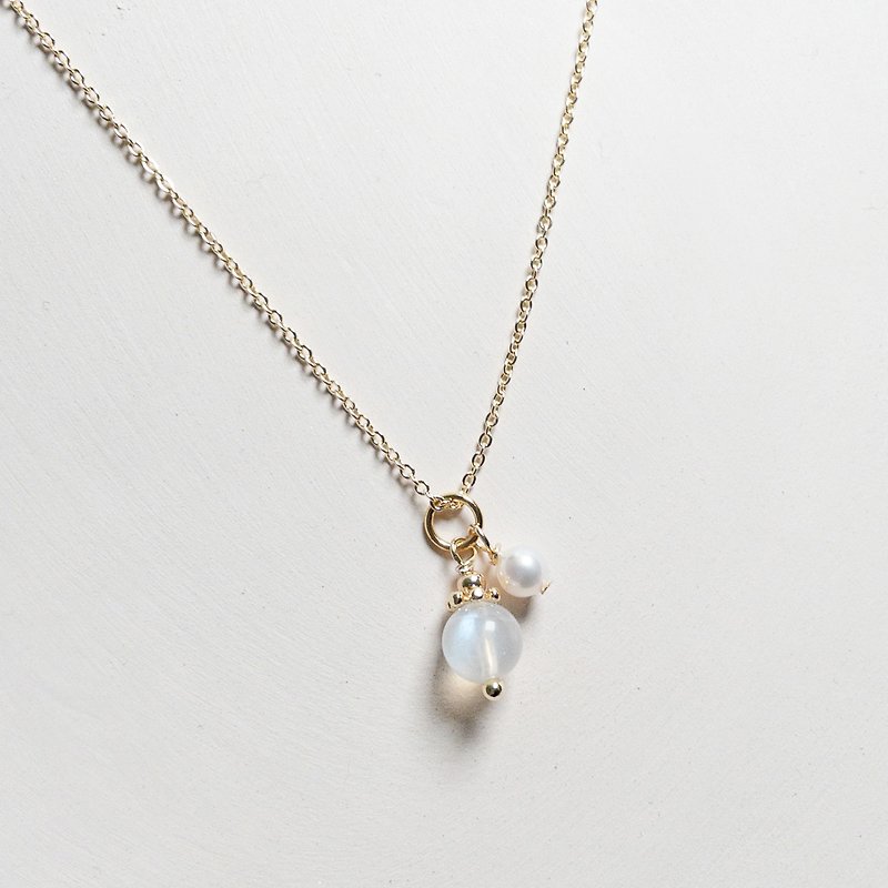 月光石珍珠 极致优雅轻宝石项链 | 近圆天然淡水珍珠 | 手作设计 - 项链 - 宝石 白色