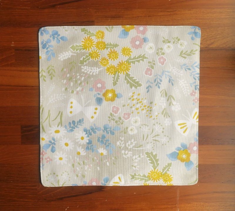 日本棉布手帕= 春之野原 = 卡其 (共4色) - 手帕/方巾 - 棉．麻 