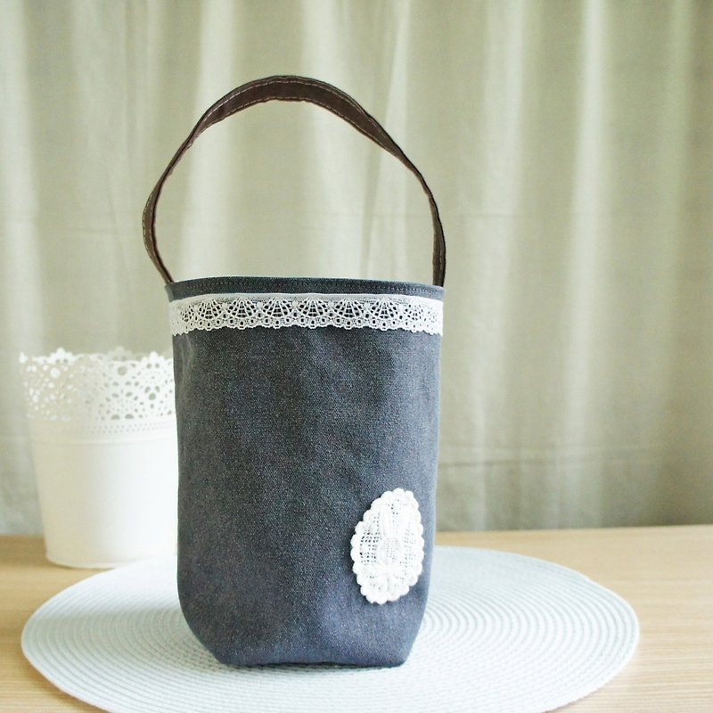 Lovely【石洗帆布】杂货风兔子蕾丝花片水壶袋、灰蓝 - 随行杯提袋/水壶袋 - 棉．麻 蓝色