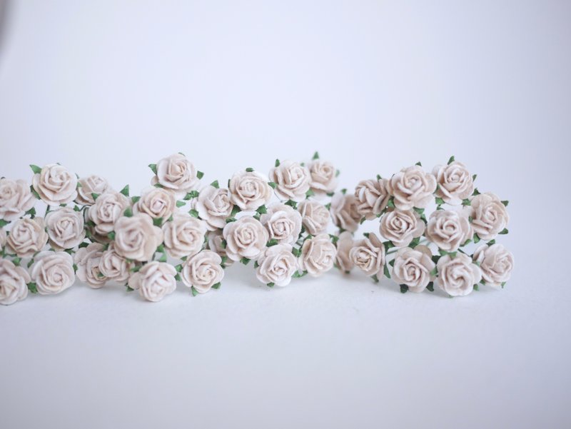 Paper Flower, DIY 100 pieces mulberry rose size 0.8 cm., pale brown colors. - 其他 - 纸 卡其色