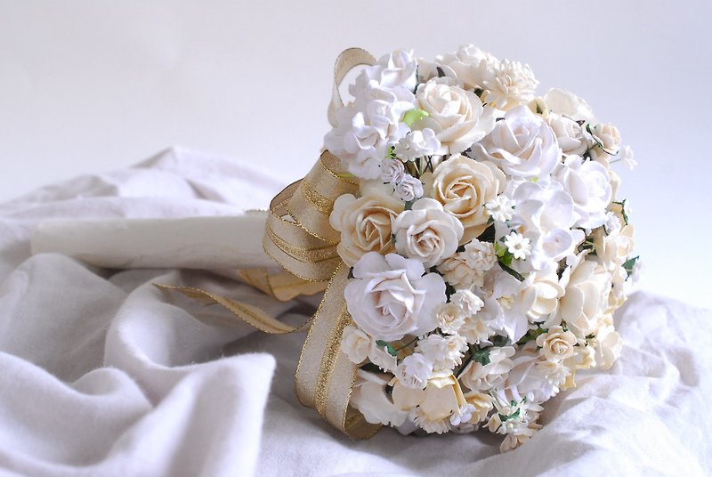 Paper Flower Bouquet wedding party, Size  16x17 cm., white and of white, golden - 木工/竹艺/纸艺 - 纸 白色