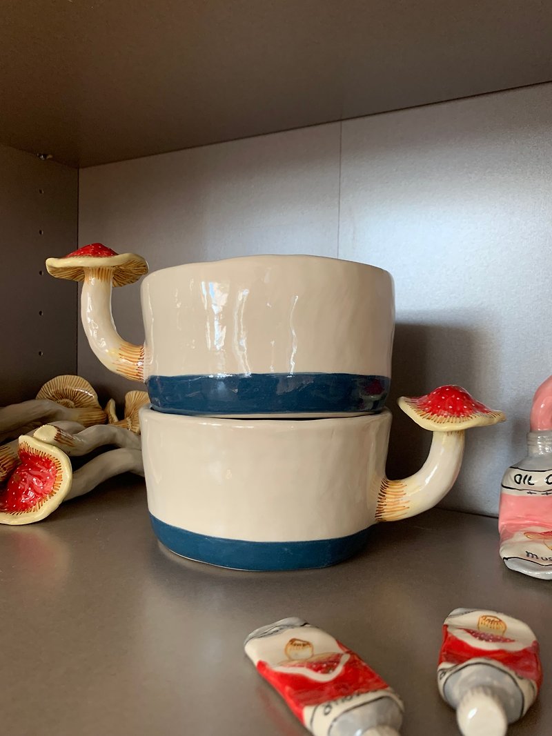 Mushroom Cup - 花瓶/陶器 - 陶 红色
