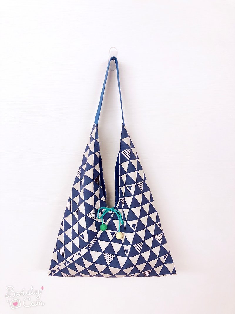 三角粽形肩提包/大尺寸/三角图形 - 侧背包/斜挎包 - 棉．麻 蓝色