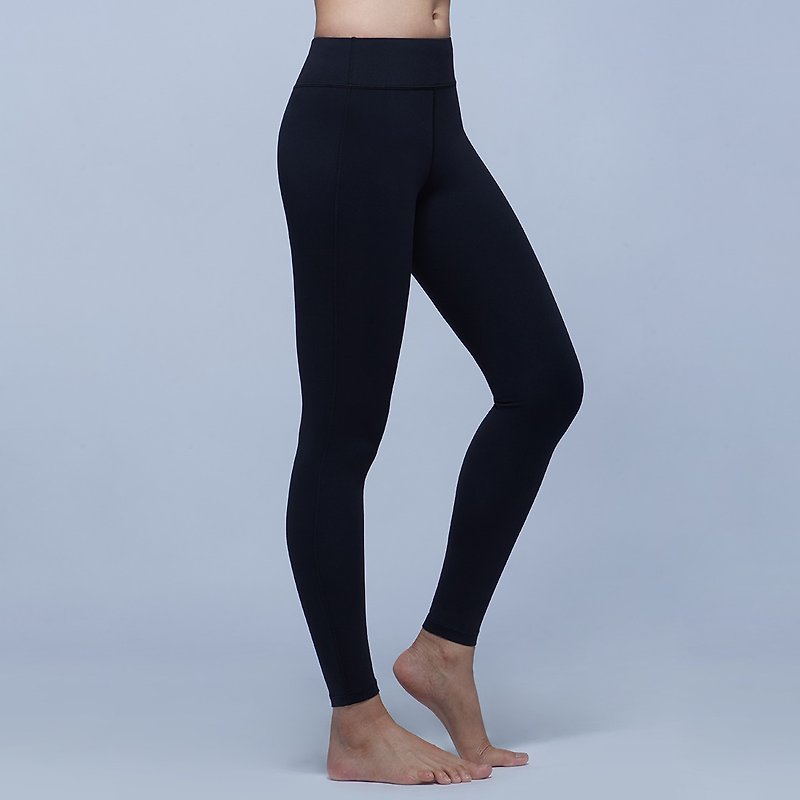 【MACACA】革命新舒适yogi九分裤 - ARE7871 黑 - 女装瑜珈服 - 尼龙 黑色