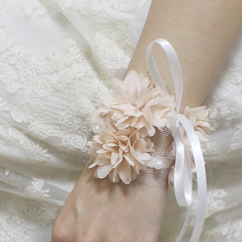 Pink Wrist Corsage Wedding Accessory for Mothers, Aunts, Sisters,Wedding Corsage - 胸花/手腕花 - 聚酯纤维 粉红色
