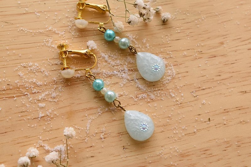 NEW!! Cute & Beauty Blue Water Drop Resin Clip Earrings - 耳环/耳夹 - 其他材质 蓝色