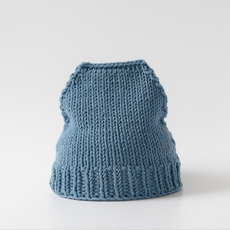 OTB105 梯型手工编织毛帽－蓝灰 - 帽子 - 棉．麻 蓝色