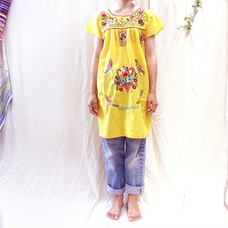 *BajuTua/古着/ 墨西哥制 鲜黄手工刺绣连身裙 - 洋装/连衣裙 - 棉．麻 黄色