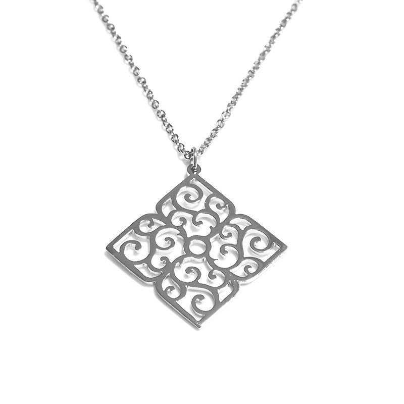 Decorative pattern in square shape pendant - 项链 - 其他金属 银色