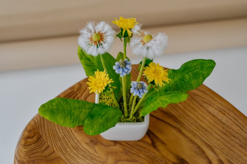 Artificial dandelions in pot, lifelike dandelions, blue hyacinth, gift for her - 干燥花/捧花 - 塑料 黄色