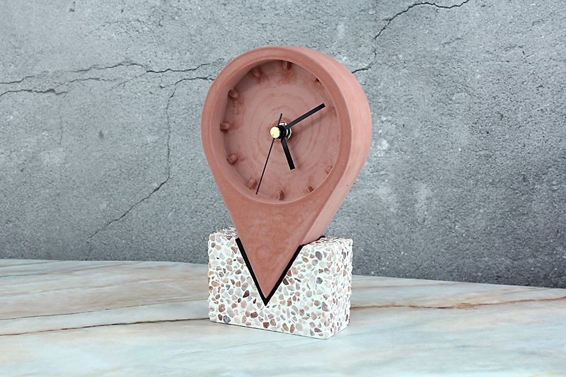 水泥泥作 Concrete－地标时钟 水泥质感 经典 打卡 地标 含底座 - 时钟/闹钟 - 水泥 红色