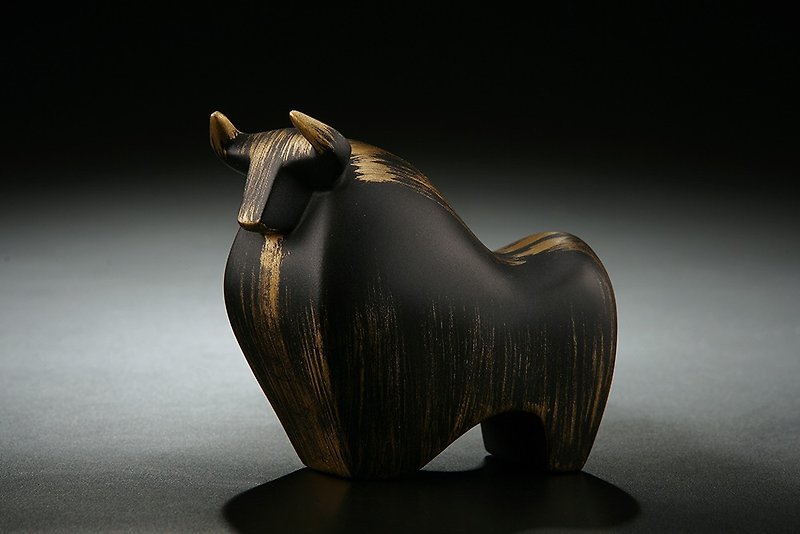 【生肖】筌美术Gallery Chuan _成长系列-成就牛 造型石雕-刷金版 - 摆饰 - 石头 黑色