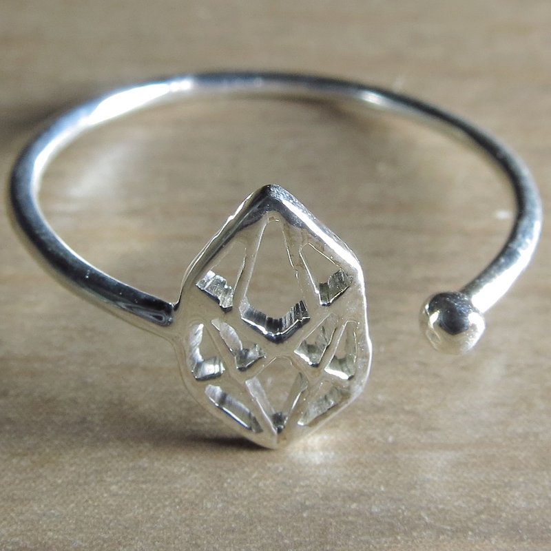 WABY Geometric diamond Mariquse ring plate silver - 戒指 - 其他金属 