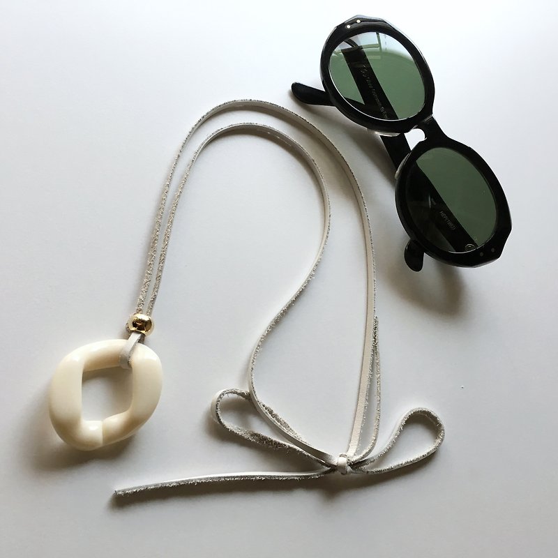 Sunglass/glass folder for unisex (White) - 眼镜/眼镜框 - 塑料 