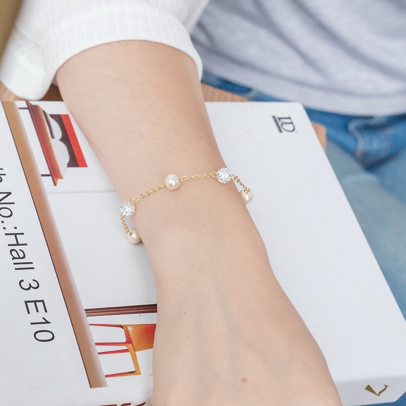 棉珍珠手链-Swarovski双钻球棉珍珠设计款手链 - 手链/手环 - 其他金属 金色