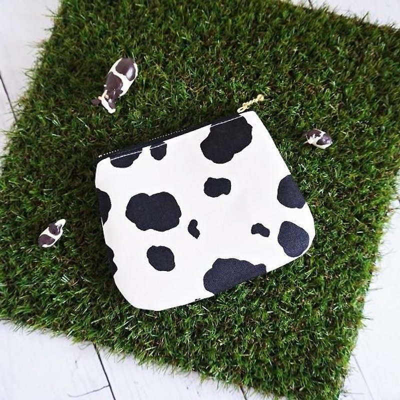 牛のまんまるポーチ - 化妆包/杂物包 - 棉．麻 白色