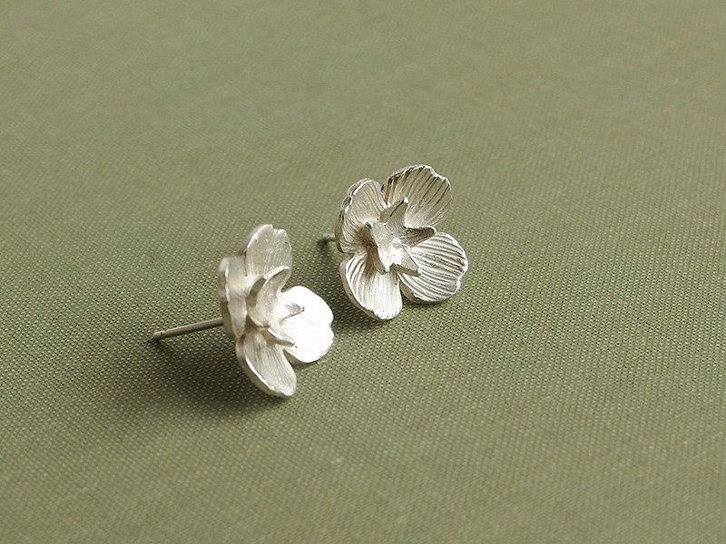 一朵花 纯银耳针/耳环 - 耳环/耳夹 - 其他金属 银色