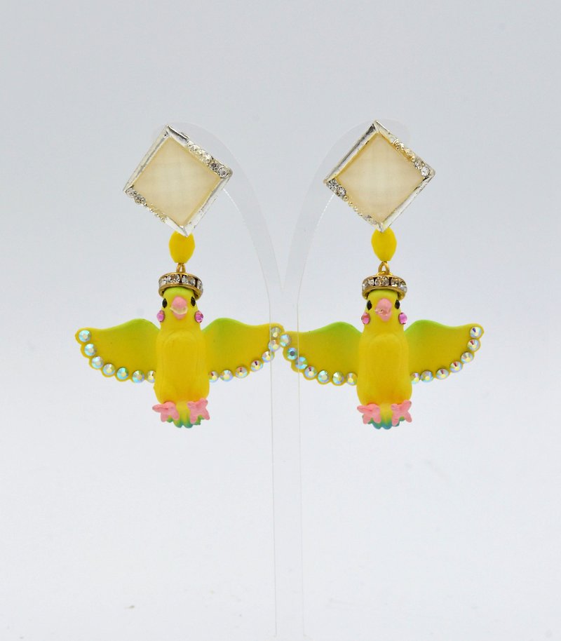TIMBEE LO 黄色小鸟 缀水晶耳环 - 耳环/耳夹 - 其他材质 黄色