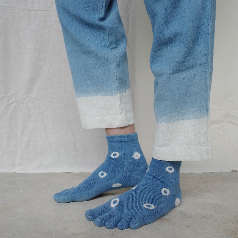 indigo socks / dots - 袜子 - 棉．麻 蓝色