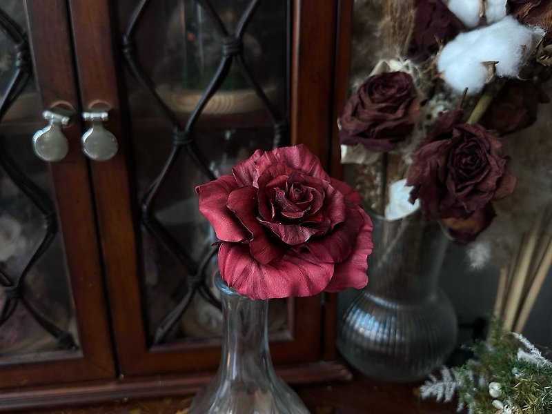 皮革玫瑰 酒瓶塞 【微醺皇后】 - 厨房用具 - 真皮 红色